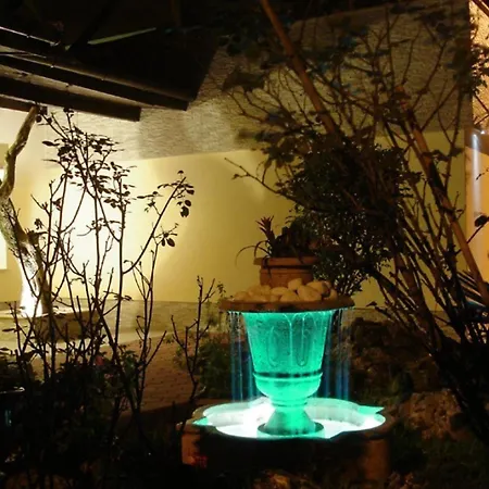 Tena Istria *